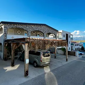 Pura Maya Aparthotel